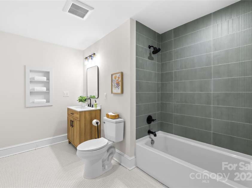 24229B Nc 138 Highway, Albemarle, NC 28001.  MLS# CAR4281913, YatesRealty ID 28399. Guest Bath