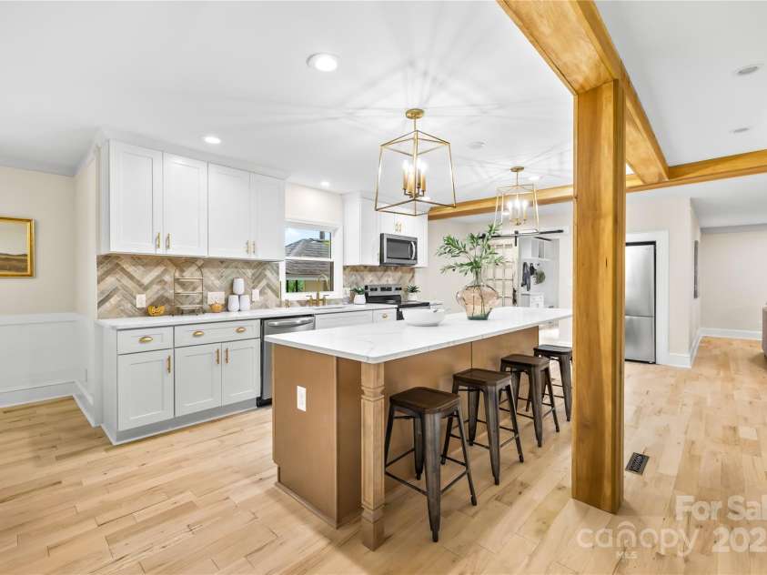 24229B Nc 138 Highway, Albemarle, NC 28001.  MLS# CAR4281913, YatesRealty ID 28399. Kitchen with 10ft island