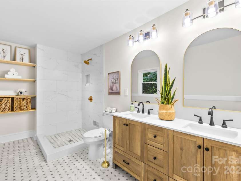 24229B Nc 138 Highway, Albemarle, NC 28001.  MLS# CAR4281913, YatesRealty ID 28399. Primary Bath