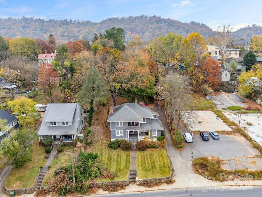 181 Merrimon Avenue, Asheville, NC 28801.  MLS# CAR4197890, YatesRealty ID 284. 