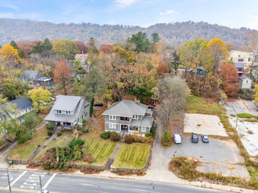 181 Merrimon Avenue, Asheville, NC 28801.  MLS# CAR4197890, YatesRealty ID 284. 