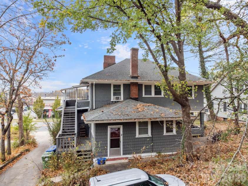 181 Merrimon Avenue, Asheville, NC 28801.  MLS# CAR4197890, YatesRealty ID 284. 