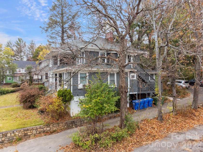 181 Merrimon Avenue, Asheville, NC 28801.  MLS# CAR4197890, YatesRealty ID 284. 