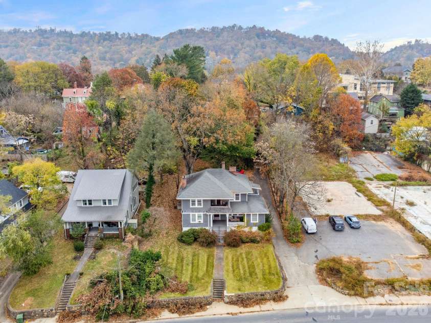 181 Merrimon Avenue, Asheville, NC 28801.  MLS# CAR4197890, YatesRealty ID 284. 