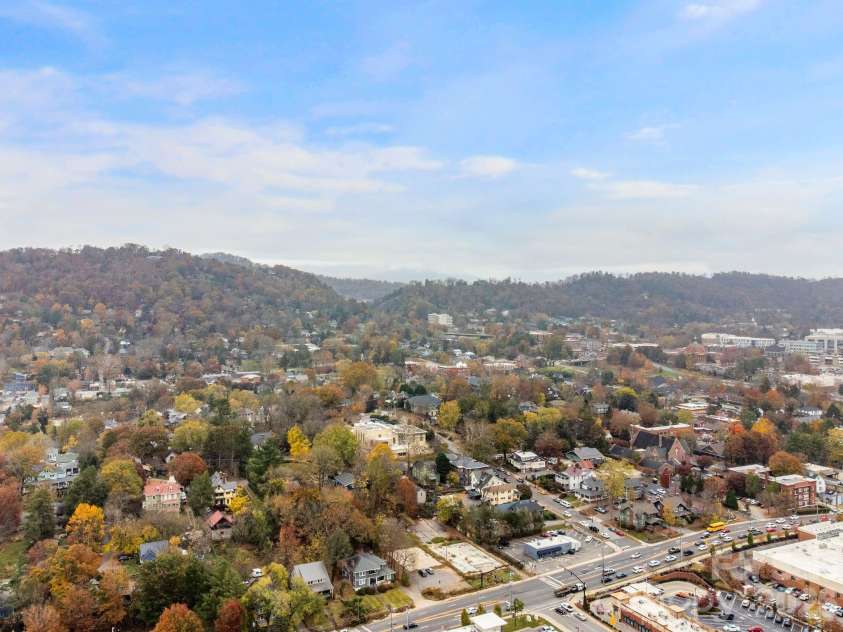 181 Merrimon Avenue, Asheville, NC 28801.  MLS# CAR4197890, YatesRealty ID 284. 