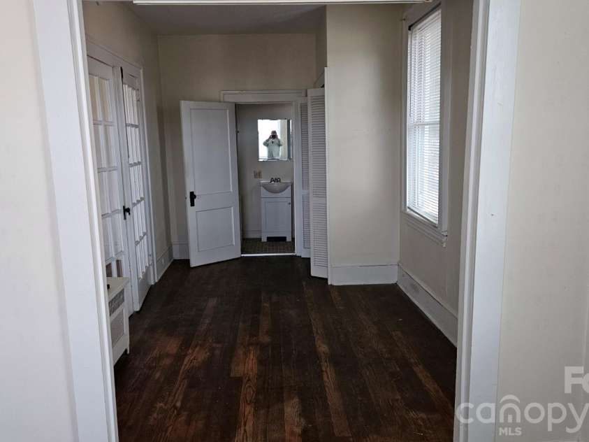 181 Merrimon Avenue, Asheville, NC 28801.  MLS# CAR4197890, YatesRealty ID 284. 