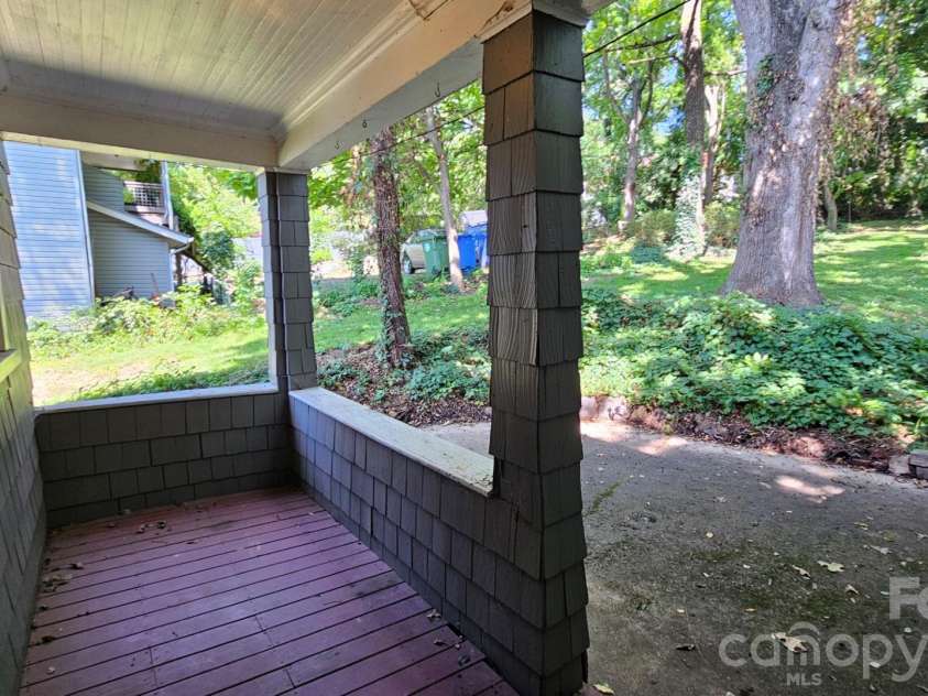 181 Merrimon Avenue, Asheville, NC 28801.  MLS# CAR4197890, YatesRealty ID 284. 
