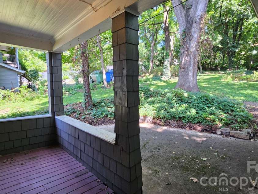 181 Merrimon Avenue, Asheville, NC 28801.  MLS# CAR4197890, YatesRealty ID 284. 