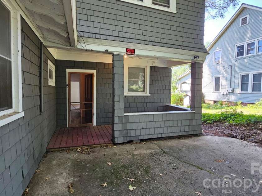 181 Merrimon Avenue, Asheville, NC 28801.  MLS# CAR4197890, YatesRealty ID 284. 