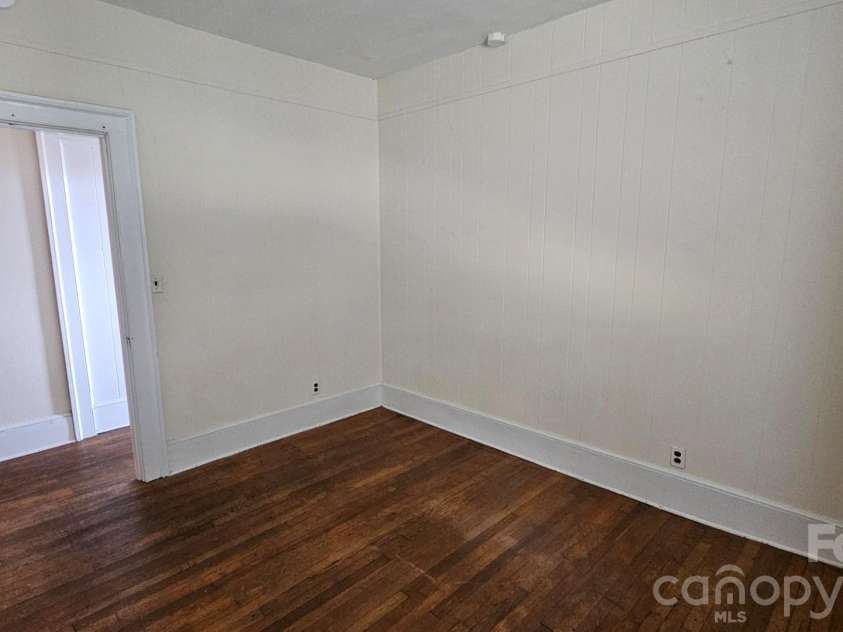 181 Merrimon Avenue, Asheville, NC 28801.  MLS# CAR4197890, YatesRealty ID 284. 