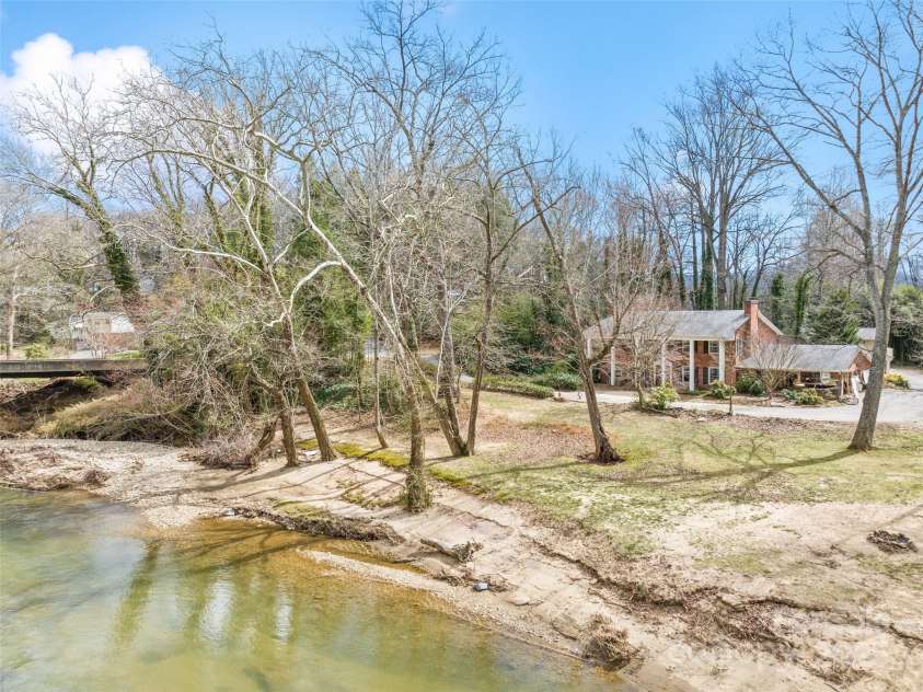 21 Riverbend Road, Canton, NC 28716.  MLS# CAR4241028, YatesRealty ID 284. 