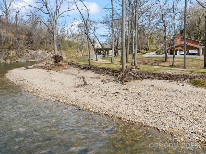 21 Riverbend Road, Canton, NC 28716.  MLS# CAR4241028, YatesRealty ID 284. 