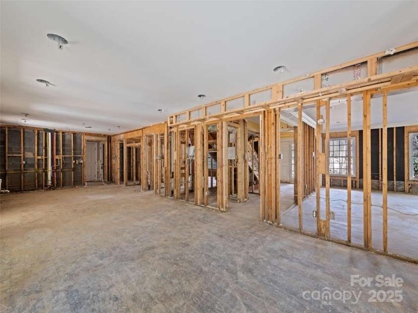 21 Riverbend Road, Canton, NC 28716.  MLS# CAR4241028, YatesRealty ID 284. 