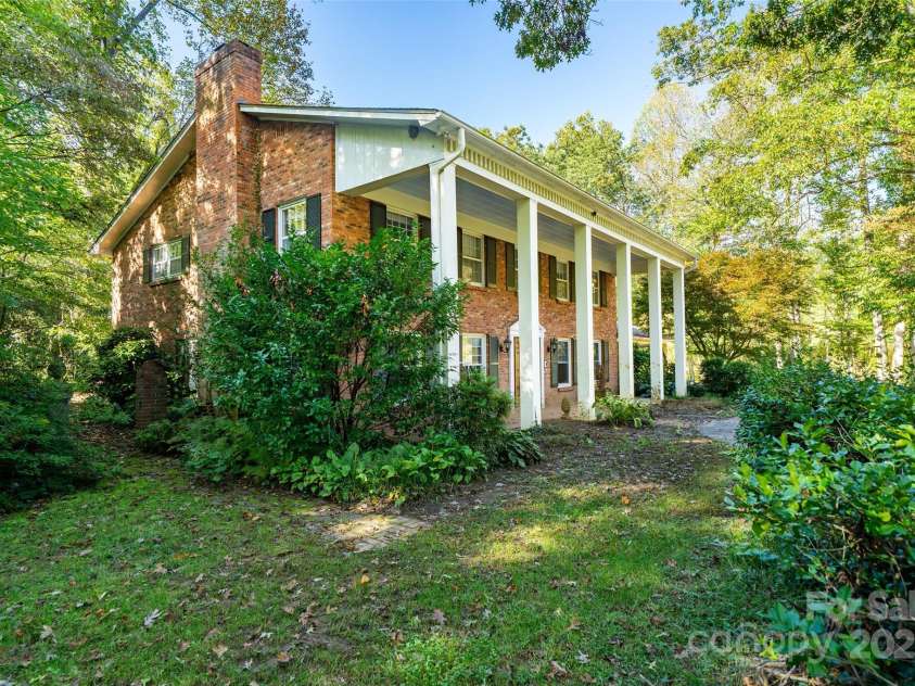 21 Riverbend Road, Canton, NC 28716.  MLS# CAR4241028, YatesRealty ID 284. 