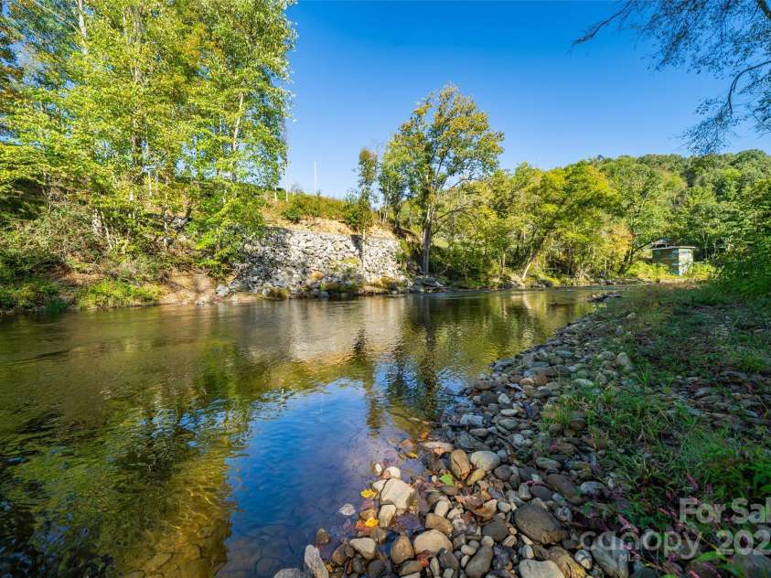 21 Riverbend Road, Canton, NC 28716.  MLS# CAR4241028, YatesRealty ID 284. 