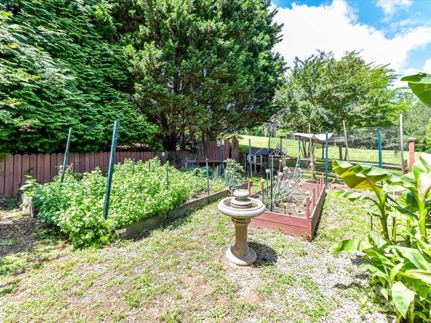 2325 Perry Road, Denver, NC 28037.  MLS# CAR4327085, YatesRealty ID 2840. 