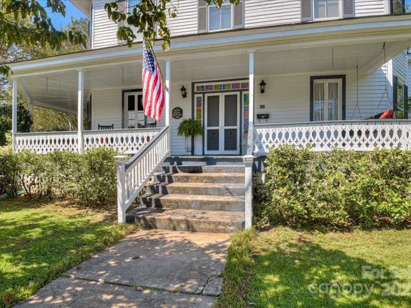 501 Buncombe Street, Edgefield, SC 29824.  MLS# CAR4233509, YatesRealty ID 2840. 