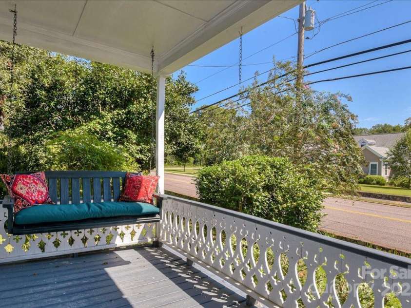 501 Buncombe Street, Edgefield, SC 29824.  MLS# CAR4233509, YatesRealty ID 2840. 