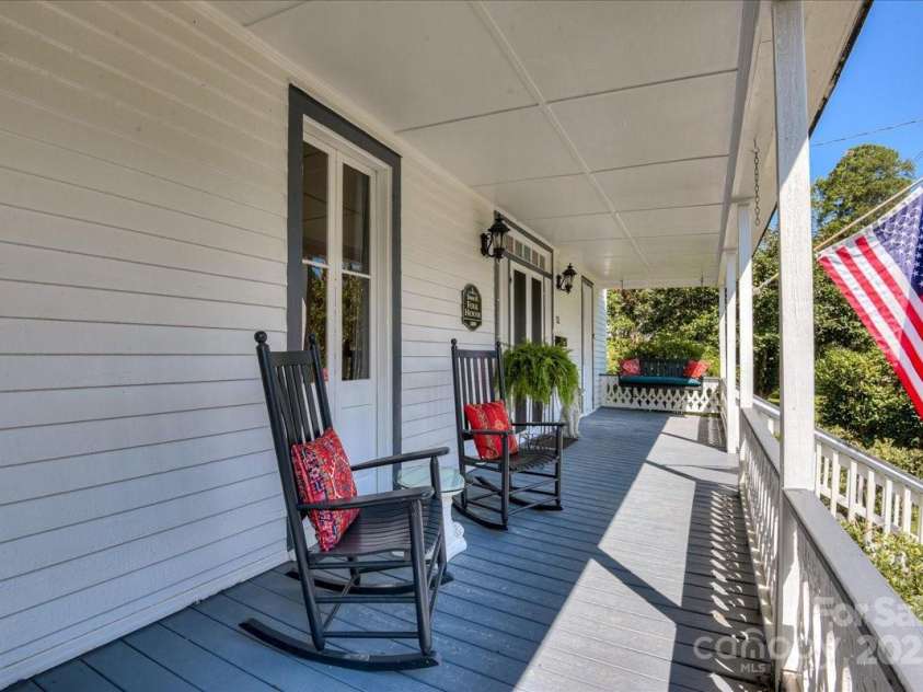 501 Buncombe Street, Edgefield, SC 29824.  MLS# CAR4233509, YatesRealty ID 2840. 