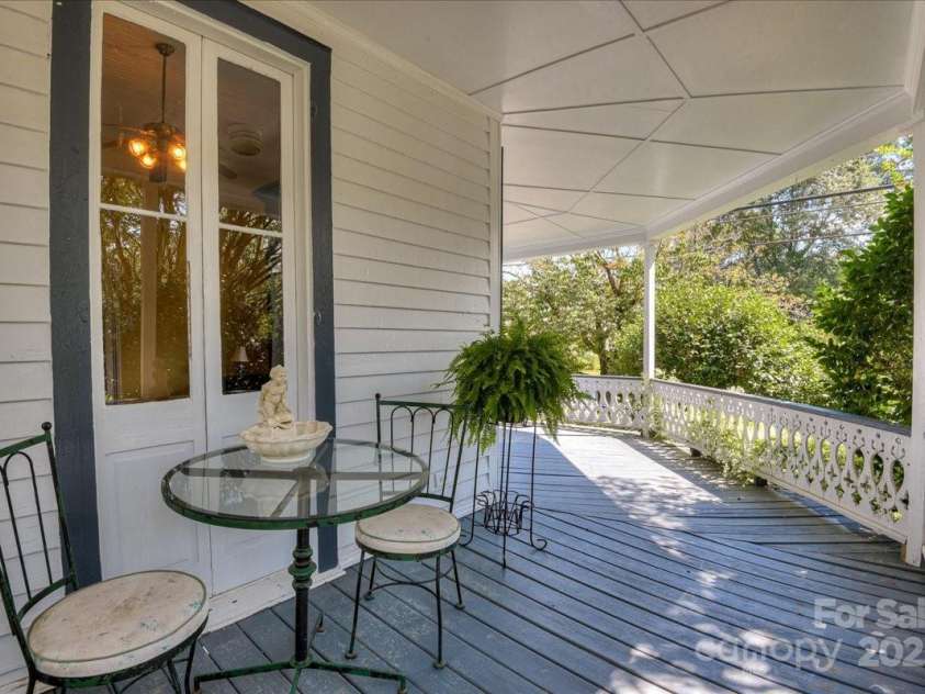 501 Buncombe Street, Edgefield, SC 29824.  MLS# CAR4233509, YatesRealty ID 2840. 