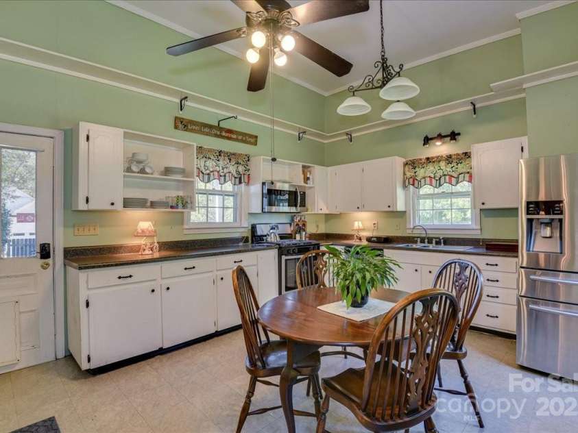 501 Buncombe Street, Edgefield, SC 29824.  MLS# CAR4233509, YatesRealty ID 2840. 