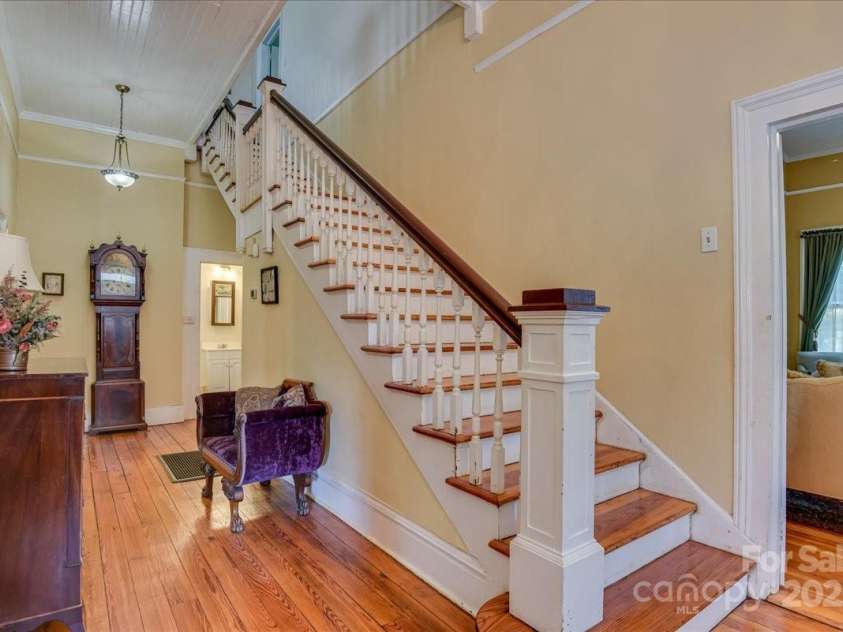 501 Buncombe Street, Edgefield, SC 29824.  MLS# CAR4233509, YatesRealty ID 2840. 