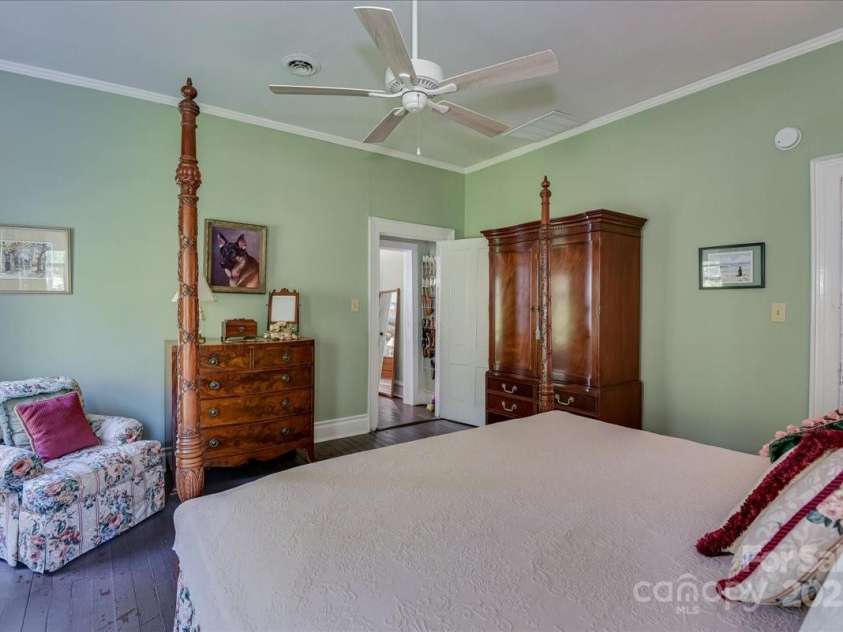 501 Buncombe Street, Edgefield, SC 29824.  MLS# CAR4233509, YatesRealty ID 2840. 