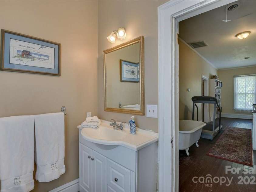 501 Buncombe Street, Edgefield, SC 29824.  MLS# CAR4233509, YatesRealty ID 2840. 