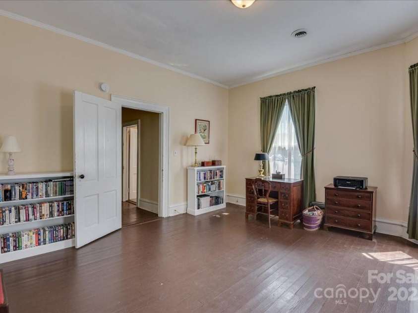 501 Buncombe Street, Edgefield, SC 29824.  MLS# CAR4233509, YatesRealty ID 2840. 