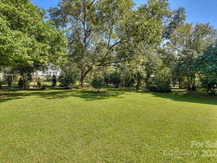 501 Buncombe Street, Edgefield, SC 29824.  MLS# CAR4233509, YatesRealty ID 2840. 