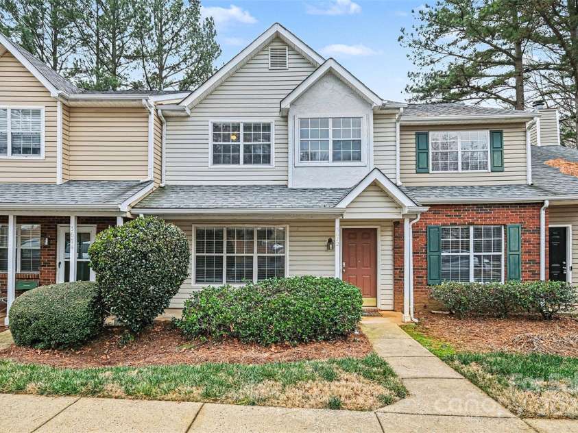 5672 Prescott Court, Charlotte, NC 28269.  MLS# CAR4327082, YatesRealty ID 2840. 