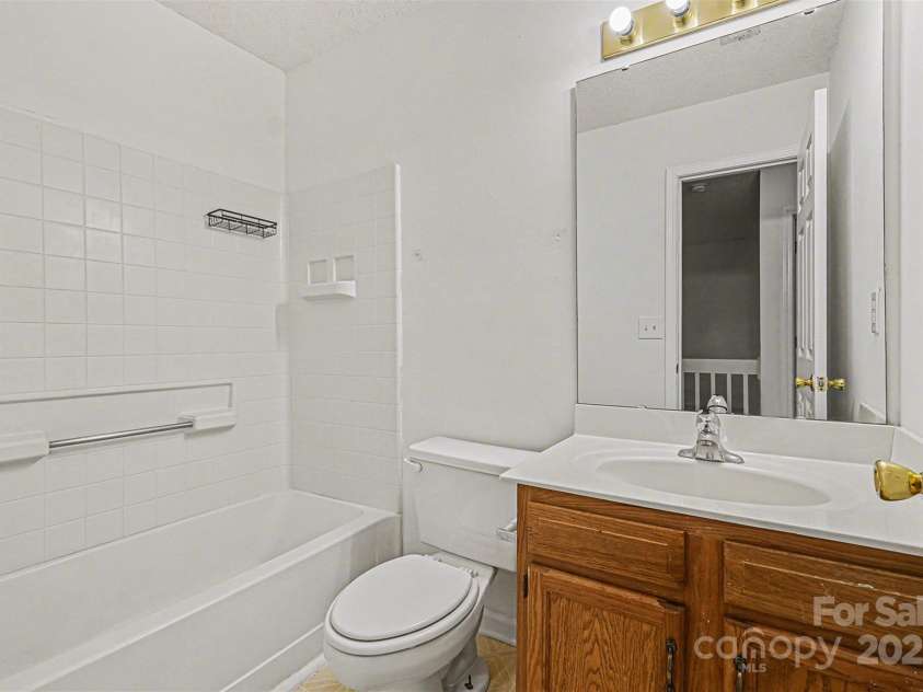 5672 Prescott Court, Charlotte, NC 28269.  MLS# CAR4327082, YatesRealty ID 2840. 