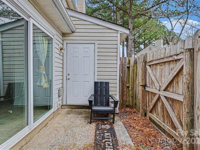5672 Prescott Court, Charlotte, NC 28269.  MLS# CAR4327082, YatesRealty ID 2840. 