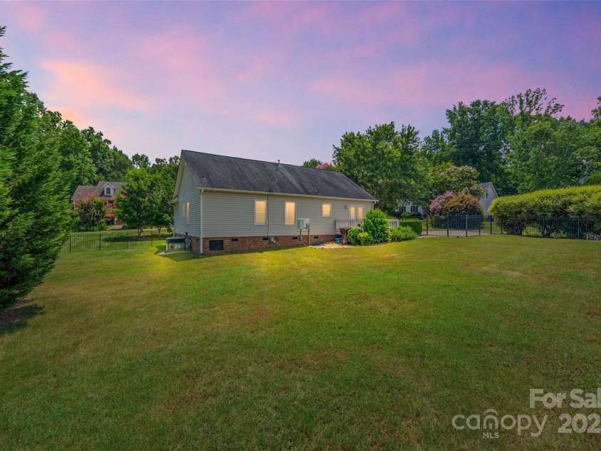 2212 Lookout Point, Rock Hill, SC 29732.  MLS# CAR4284545, YatesRealty ID 28400. 