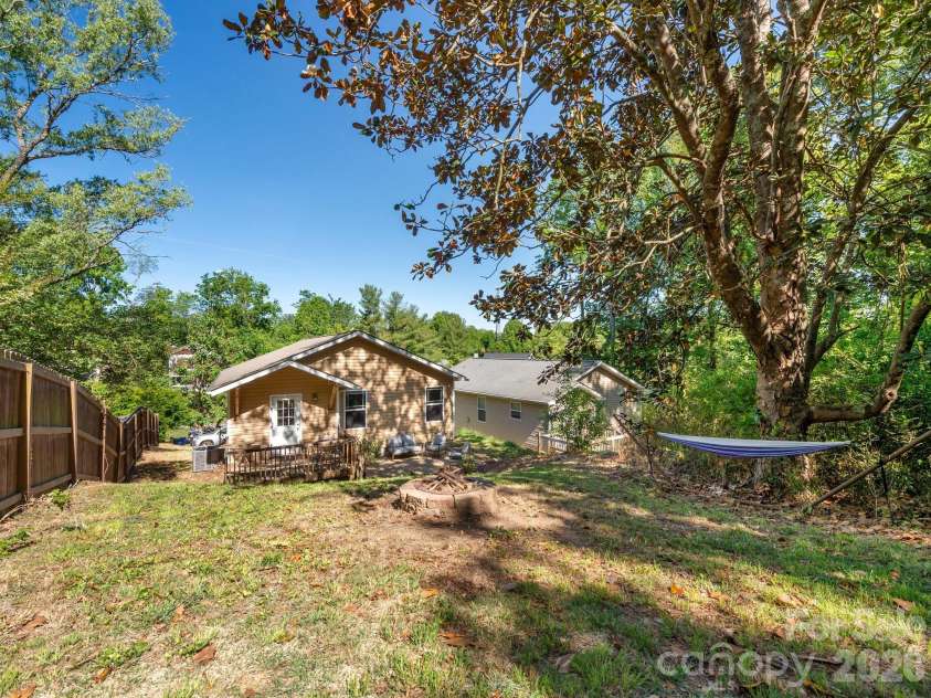 24 Hilldale Road, Asheville, NC 28803.  MLS# CAR4382558, YatesRealty ID 28400. 