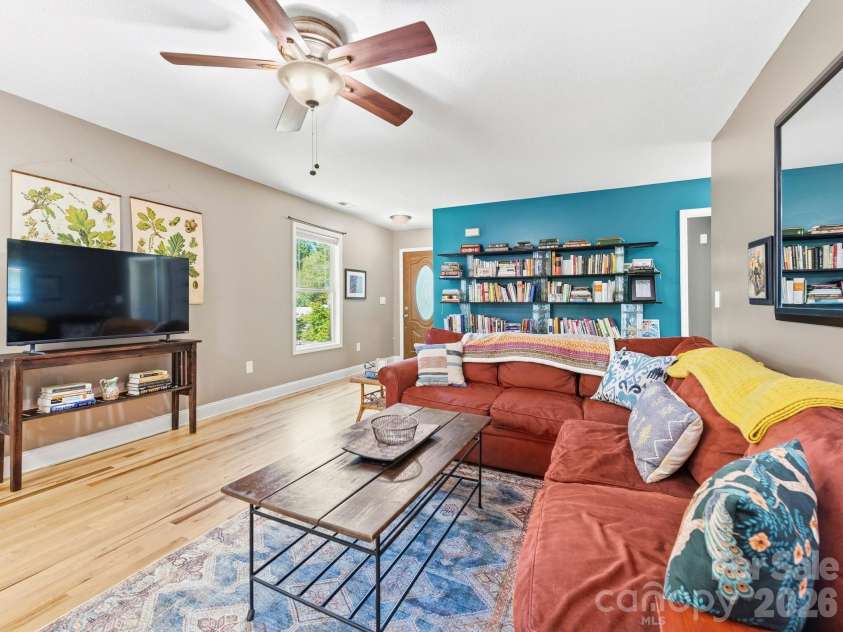 24 Hilldale Road, Asheville, NC 28803.  MLS# CAR4382558, YatesRealty ID 28400. 