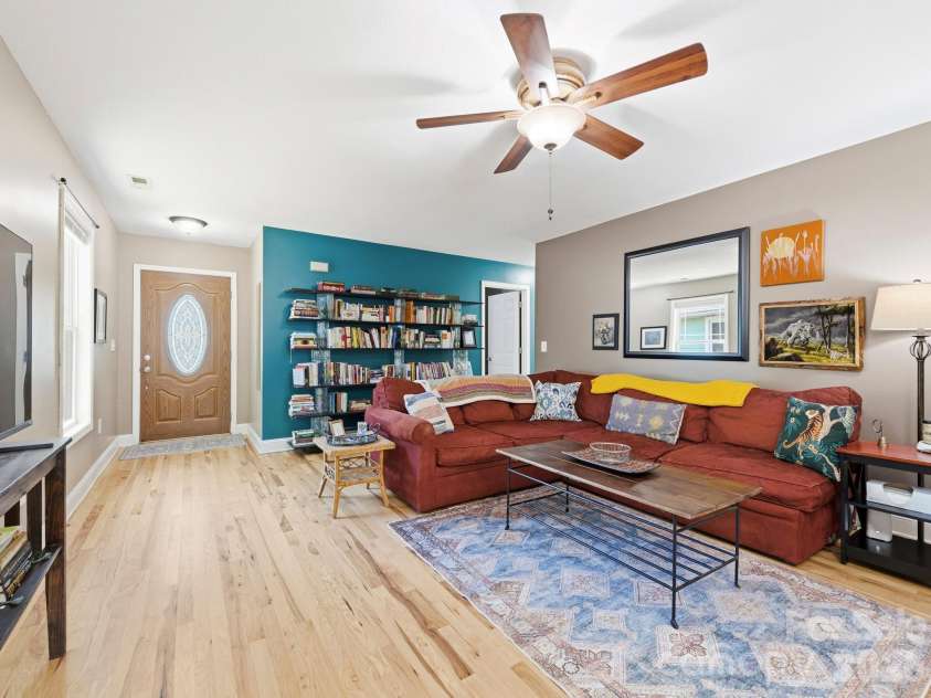 24 Hilldale Road, Asheville, NC 28803.  MLS# CAR4382558, YatesRealty ID 28400. 