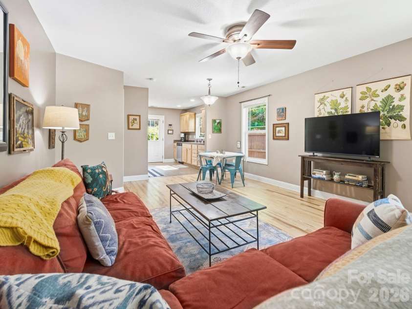 24 Hilldale Road, Asheville, NC 28803.  MLS# CAR4382558, YatesRealty ID 28400. 