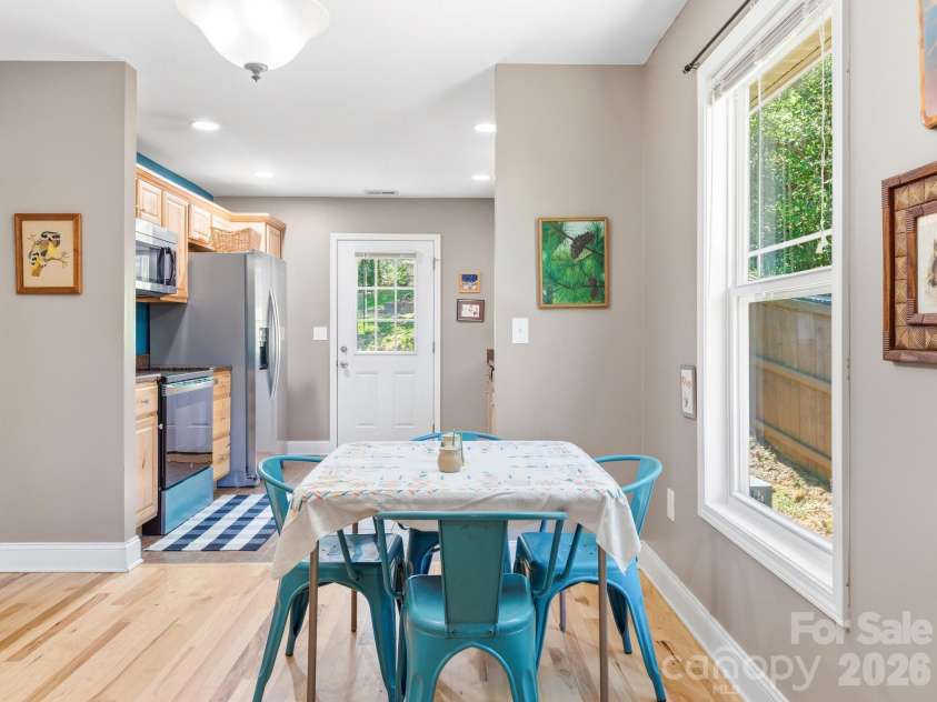 24 Hilldale Road, Asheville, NC 28803.  MLS# CAR4382558, YatesRealty ID 28400. 