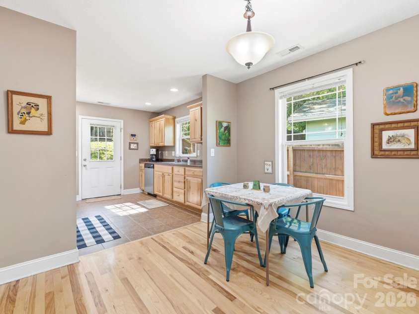24 Hilldale Road, Asheville, NC 28803.  MLS# CAR4382558, YatesRealty ID 28400. 