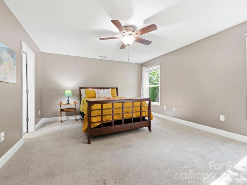 24 Hilldale Road, Asheville, NC 28803.  MLS# CAR4382558, YatesRealty ID 28400. 