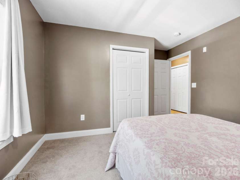24 Hilldale Road, Asheville, NC 28803.  MLS# CAR4382558, YatesRealty ID 28400. 