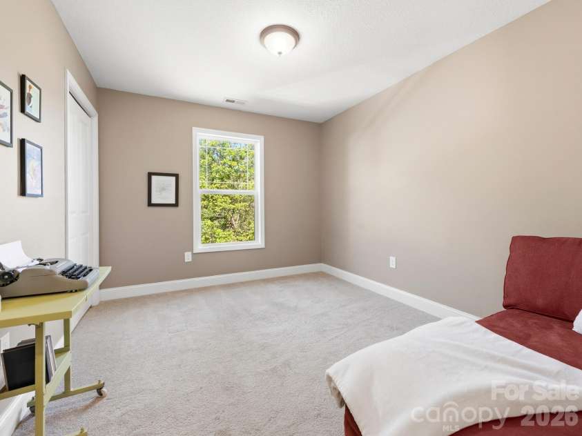 24 Hilldale Road, Asheville, NC 28803.  MLS# CAR4382558, YatesRealty ID 28400. 