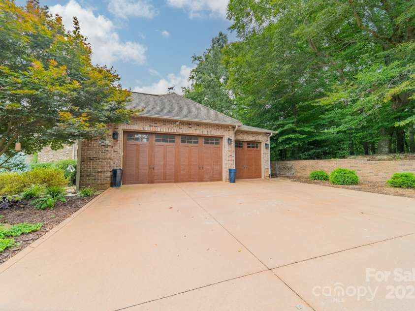 140 Huncoat Hollow Lane, Iron Station, NC 28080.  MLS# CAR4285209, YatesRealty ID 28401. 