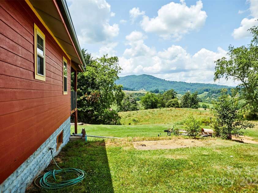 529 Old Newfound Road, Leicester, NC 28748.  MLS# CAR4279296, YatesRealty ID 28402. 