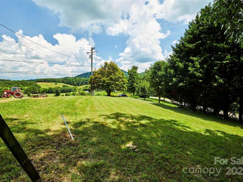 529 Old Newfound Road, Leicester, NC 28748.  MLS# CAR4279296, YatesRealty ID 28402. 