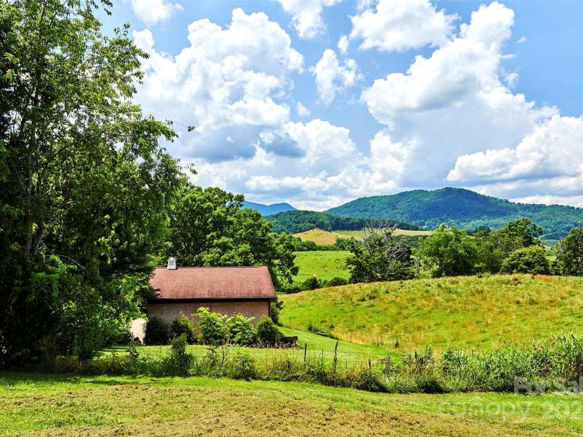 529 Old Newfound Road, Leicester, NC 28748.  MLS# CAR4279296, YatesRealty ID 28402. 