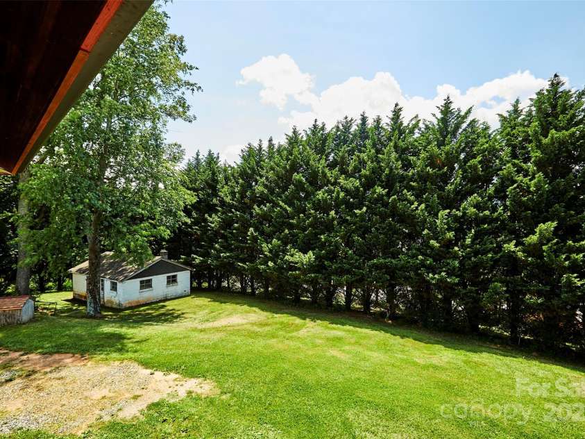 529 Old Newfound Road, Leicester, NC 28748.  MLS# CAR4279296, YatesRealty ID 28402. 