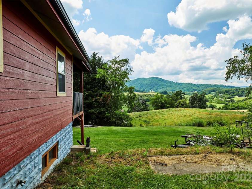 529 Old Newfound Road, Leicester, NC 28748.  MLS# CAR4279296, YatesRealty ID 28402. 