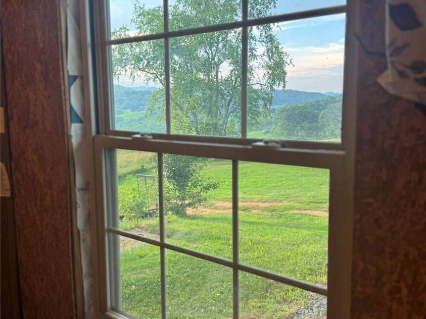 529 Old Newfound Road, Leicester, NC 28748.  MLS# CAR4279296, YatesRealty ID 28402. 